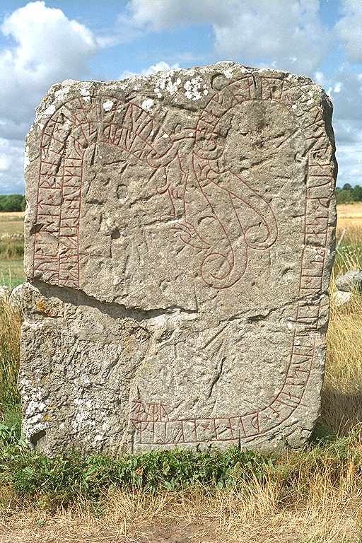 Runes written on runsten, grå ortocerkalksten. Date: V